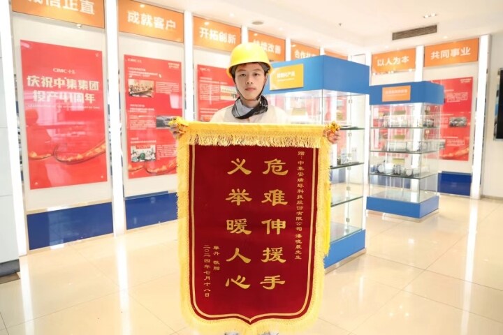 ���ܿڰ䲼�����������������¾���ˮŮ�� | ���λ�������Ϸӿ�ֺ��˹���
